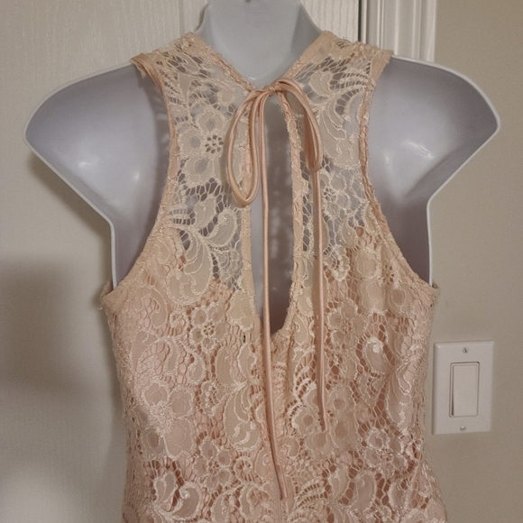 Peach lace over satin dress - Picture 4 of 9